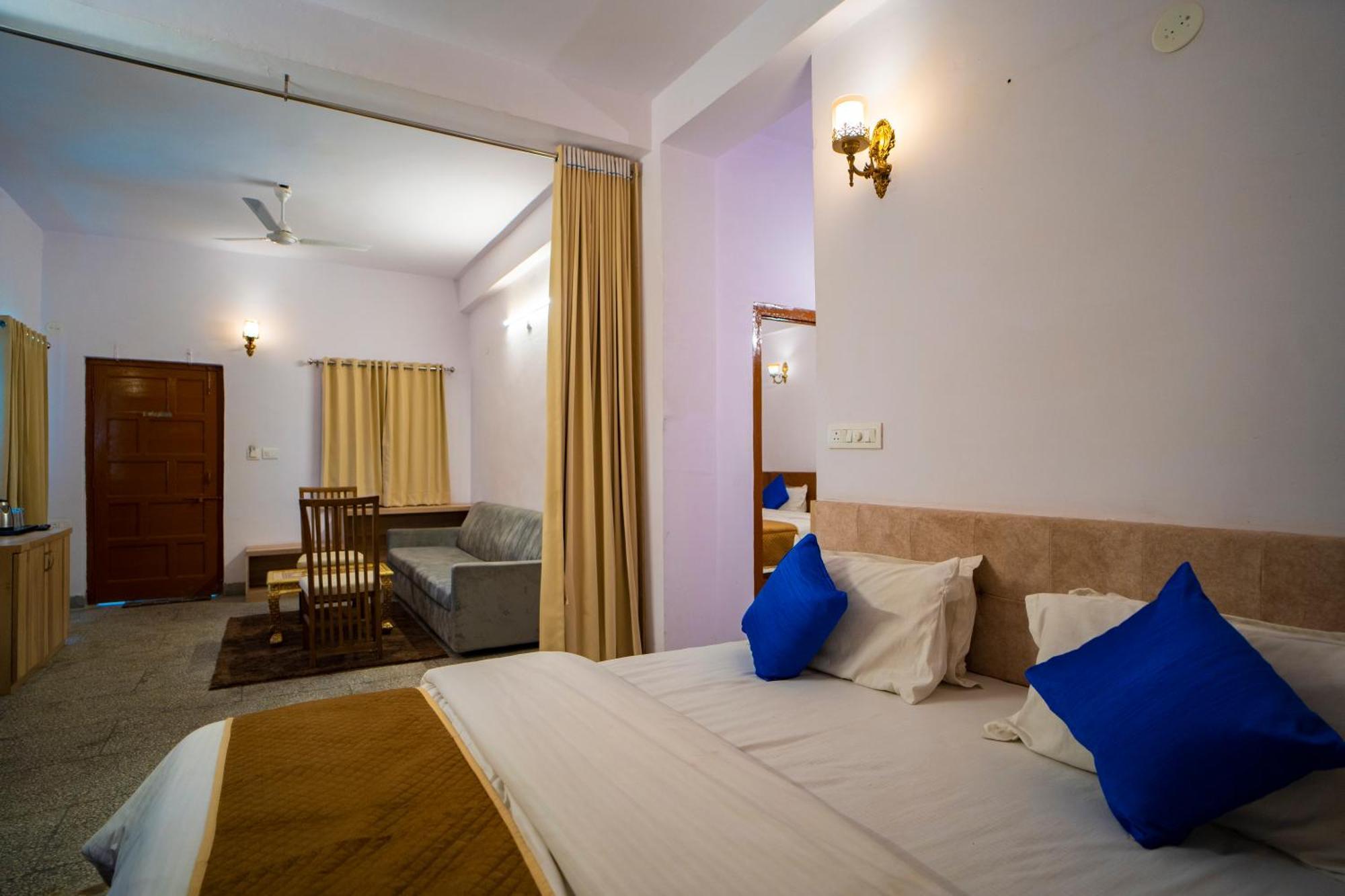 Devdarshan Hotel & Restaurant Udajpur Zewnętrze zdjęcie