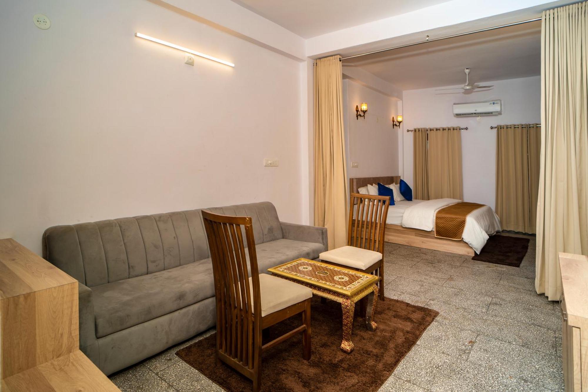Devdarshan Hotel & Restaurant Udajpur Zewnętrze zdjęcie