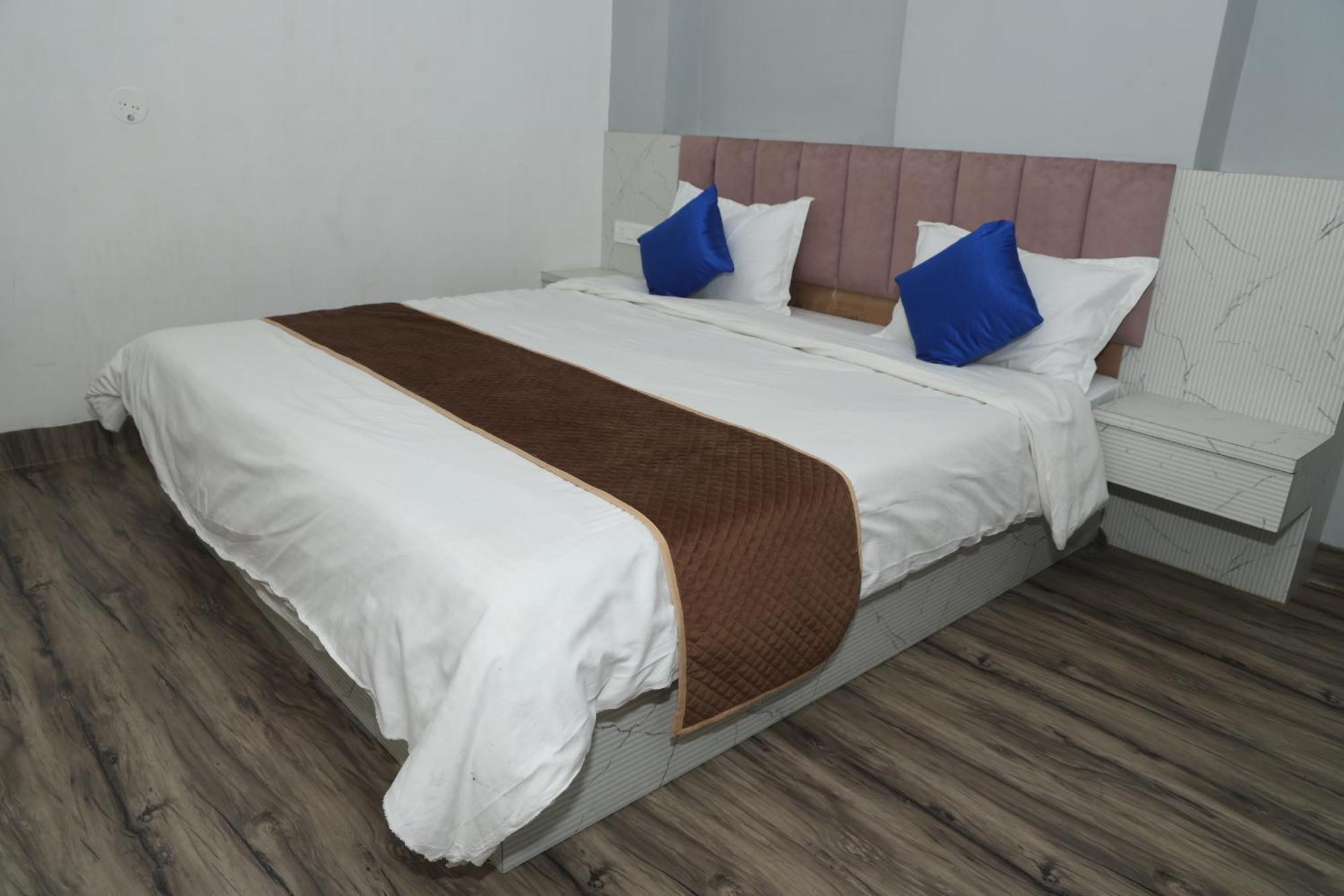 Devdarshan Hotel & Restaurant Udajpur Zewnętrze zdjęcie