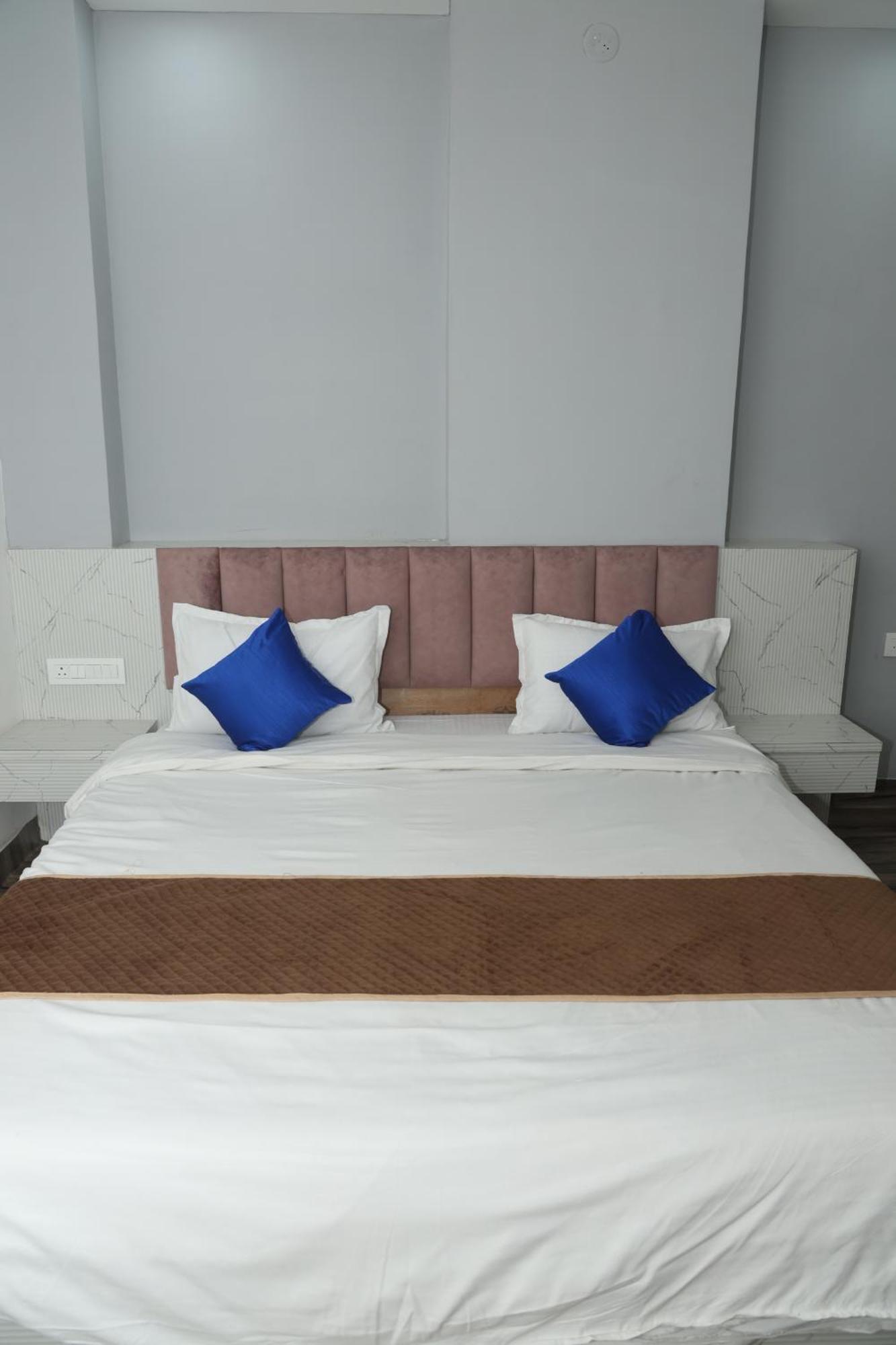 Devdarshan Hotel & Restaurant Udajpur Zewnętrze zdjęcie