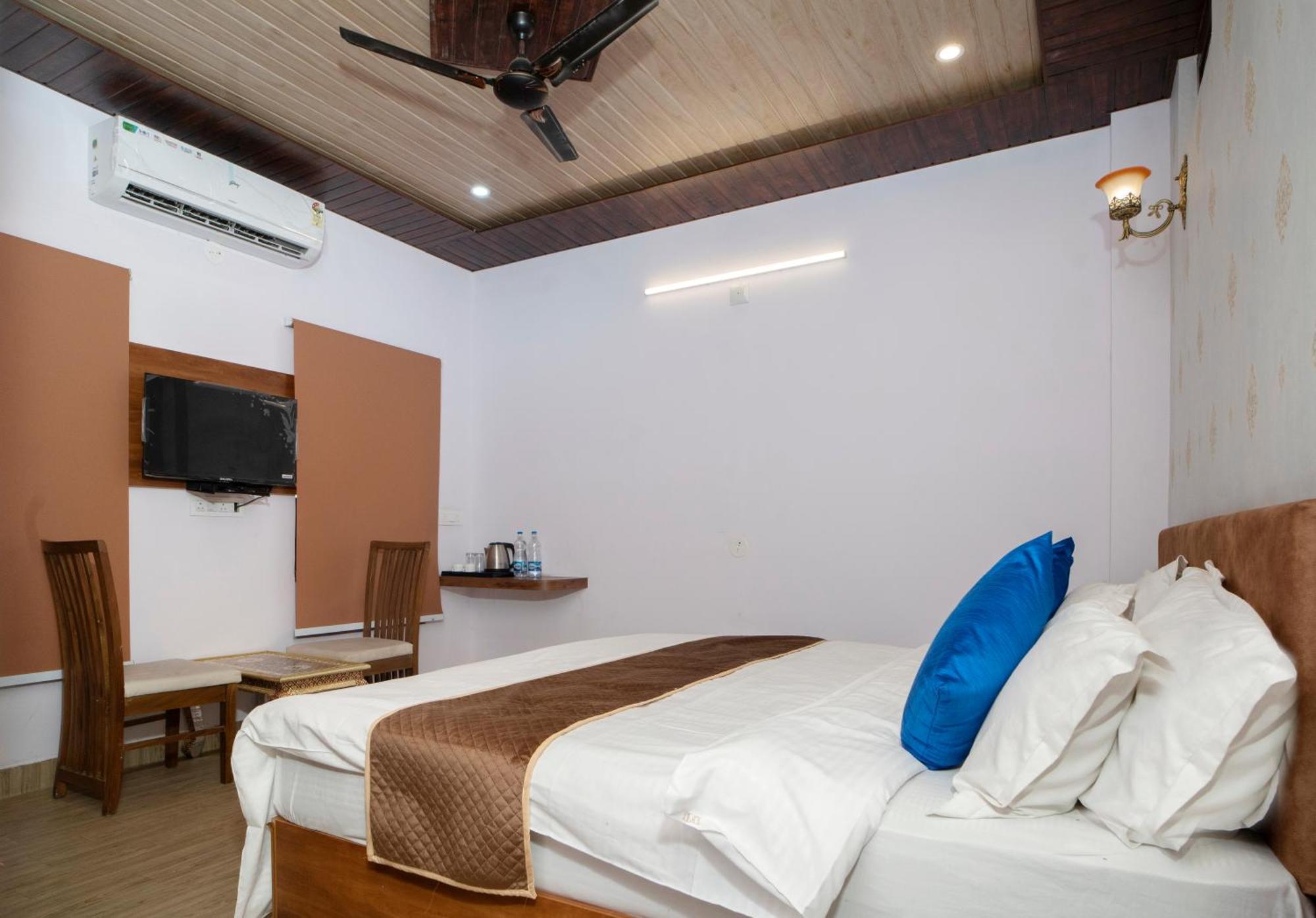 Devdarshan Hotel & Restaurant Udajpur Zewnętrze zdjęcie