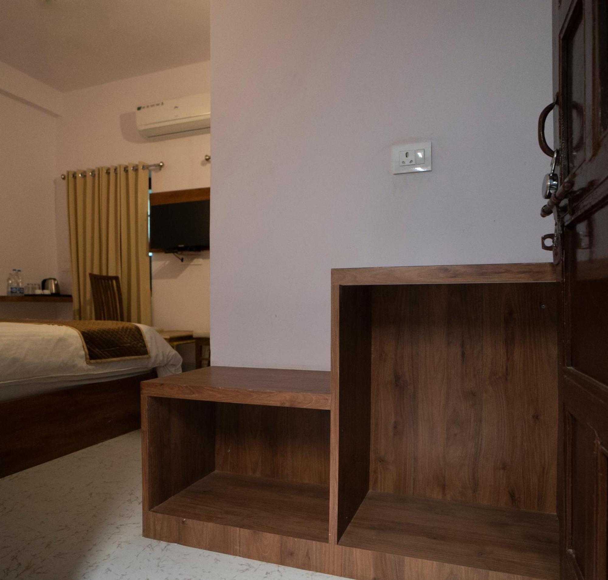 Devdarshan Hotel & Restaurant Udajpur Zewnętrze zdjęcie