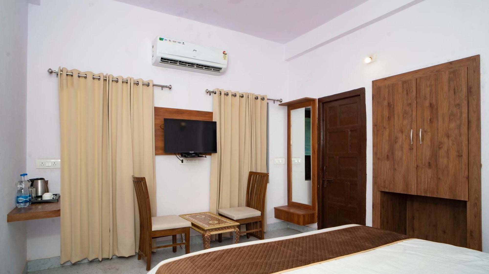 Devdarshan Hotel & Restaurant Udajpur Zewnętrze zdjęcie